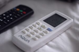 エアコンの臭いを消す方法は何ですか？