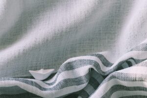 カーテンの臭いを消す方法は何ですか？